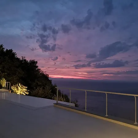Tindari Sunrise Apartmán *